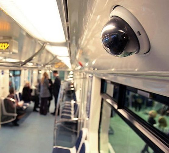Camera_in_saloon
